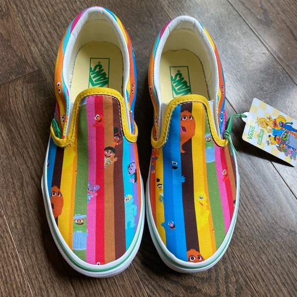 Vans x Sesame Street Slip On Shoes Kids size 3 - Picture 2 of 6
